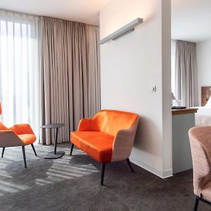 One-Bedroom King Suite